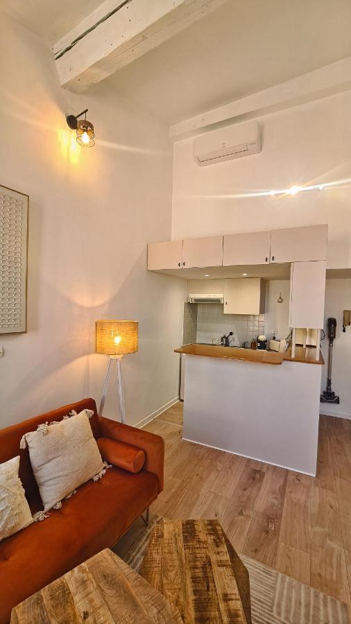 Sous Les Toits D'Avignon Apartment Luaran gambar